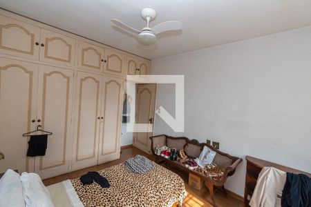 Casa à venda com 320m², 3 quartos e 3 vagasQuarto