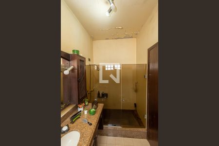 Casa à venda com 320m², 3 quartos e 3 vagasBanheiro da Suíte