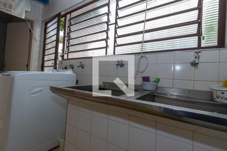 Casa à venda com 320m², 3 quartos e 3 vagasDetalhe Área de Serviço