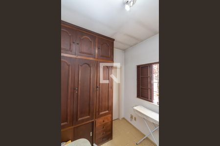 Casa à venda com 320m², 3 quartos e 3 vagasQuarto Área de Serviço