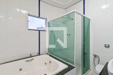 Casa à venda com 330m², 4 quartos e 4 vagasBanheiro da suíte 2 