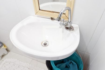 Casa à venda com 330m², 4 quartos e 4 vagasBanheiro de serviço 