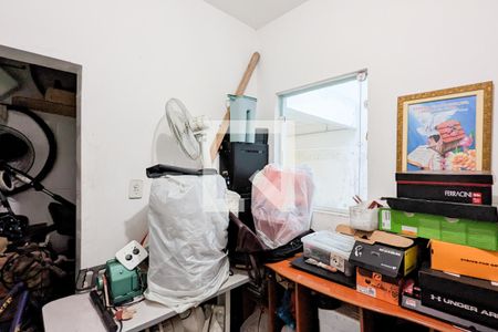 Casa à venda com 330m², 4 quartos e 4 vagasQuarto de serviço 