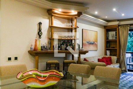 Apartamento à venda com 132m², 4 quartos e 2 vagas Apartamento à venda com 132m², 4 quartos e 2 vagasSala