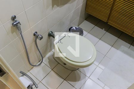 Apartamento à venda com 132m², 4 quartos e 2 vagas Apartamento à venda com 132m², 4 quartos e 2 vagasBanheiro