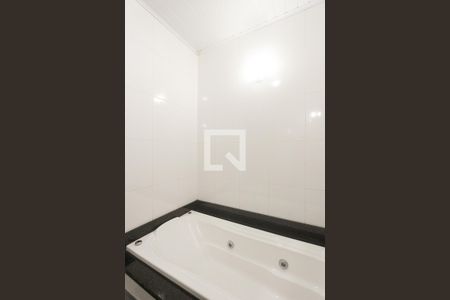 Casa à venda com 265m², 4 quartos e 3 vagas Casa à venda com 265m², 4 quartos e 3 vagasBanheiro suite