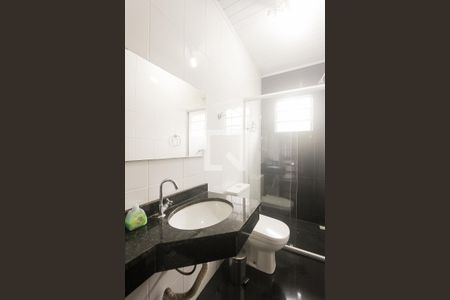 Casa à venda com 265m², 4 quartos e 3 vagas Casa à venda com 265m², 4 quartos e 3 vagasBanheiro social 1