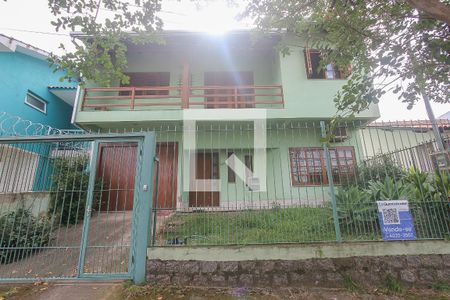 Casa à venda com 265m², 4 quartos e 3 vagas Casa à venda com 265m², 4 quartos e 3 vagasFachada