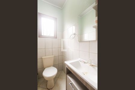 Casa à venda com 265m², 4 quartos e 3 vagas Casa à venda com 265m², 4 quartos e 3 vagasBanheiro social 2
