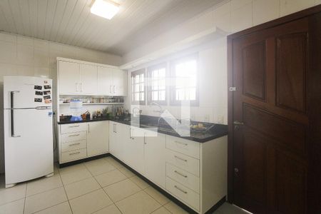 Casa à venda com 265m², 4 quartos e 3 vagas Casa à venda com 265m², 4 quartos e 3 vagasCozinha