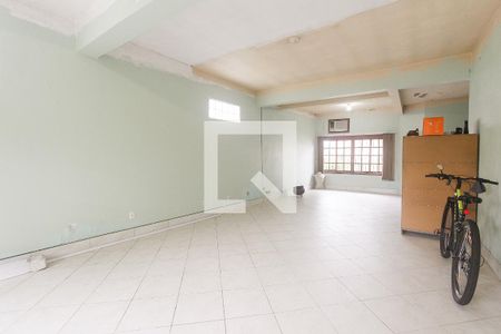Casa à venda com 265m², 4 quartos e 3 vagas Casa à venda com 265m², 4 quartos e 3 vagasSala 2
