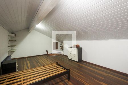Casa à venda com 265m², 4 quartos e 3 vagas Casa à venda com 265m², 4 quartos e 3 vagasQuarto 4