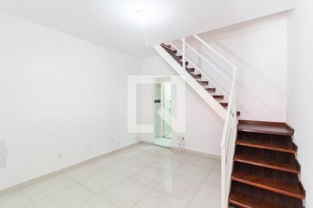 Sala de casa de condomínio para alugar com 2 quartos, 55m² em Vila São Jorge, Nova Iguaçu