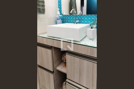 Apartamento à venda com 70m², 3 quartos e 1 vaga Apartamento à venda com 70m², 3 quartos e 1 vagaBanheiro