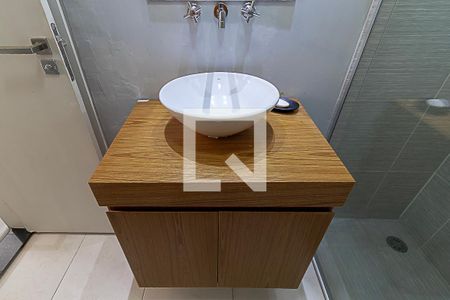 Apartamento à venda com 105m², 3 quartos e 1 vaga Apartamento à venda com 105m², 3 quartos e 1 vagaBanheiro Social