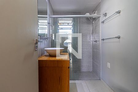 Apartamento à venda com 105m², 3 quartos e 1 vaga Apartamento à venda com 105m², 3 quartos e 1 vagaBanheiro Social