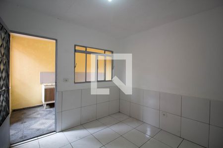 Sala de casa para alugar com 1 quarto, 27m² em Parque Guarani, São Paulo