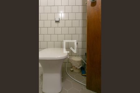 Banheiro de apartamento para alugar com 1 quarto, 57m² em Santo Agostinho, Belo Horizonte