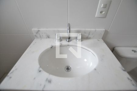 Banheiro da Suíte de apartamento para alugar com 2 quartos, 64m² em Santana, Porto Alegre