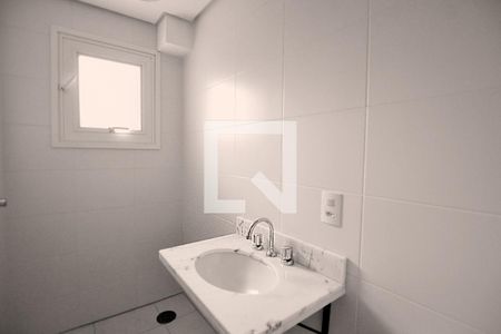 Banheiro da Suíte de apartamento para alugar com 2 quartos, 64m² em Santana, Porto Alegre