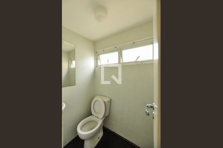 Apartamento para alugar com 135m², 2 quartos e 1 vaga Apartamento para alugar com 135m², 2 quartos e 1 vagaBanheiro de serviço