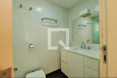 Apartamento para alugar com 135m², 2 quartos e 1 vaga Apartamento para alugar com 135m², 2 quartos e 1 vagaBanheiro da Suíte