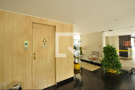 Apartamento para alugar com 135m², 2 quartos e 1 vaga Apartamento para alugar com 135m², 2 quartos e 1 vagaHall de elevadores