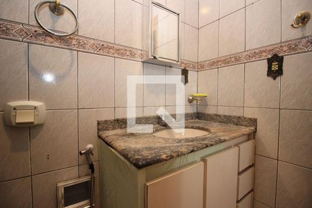 Casa à venda com 100m², 4 quartos e 4 vagasBanheiro da Suíte