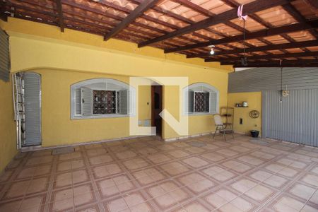 Casa à venda com 100m², 4 quartos e 4 vagasGaragem