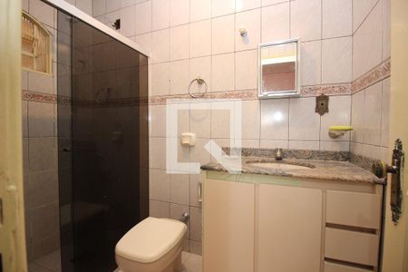 Casa à venda com 100m², 4 quartos e 4 vagasBanheiro da Suíte