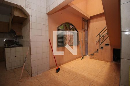 Casa à venda com 100m², 4 quartos e 4 vagasÁrea de Serviço 1