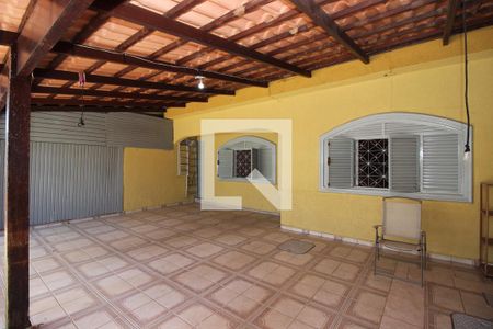 Casa à venda com 100m², 4 quartos e 4 vagasGaragem
