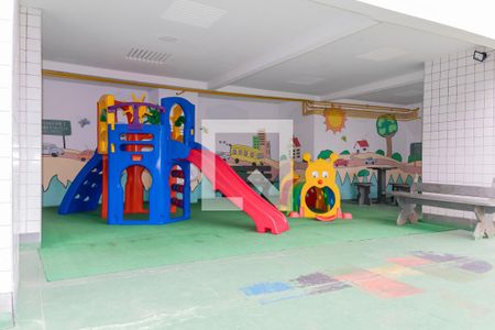 Apartamento à venda com 140m², 2 quartos e 1 vaga Apartamento à venda com 140m², 2 quartos e 1 vagaÁrea comum - Playground