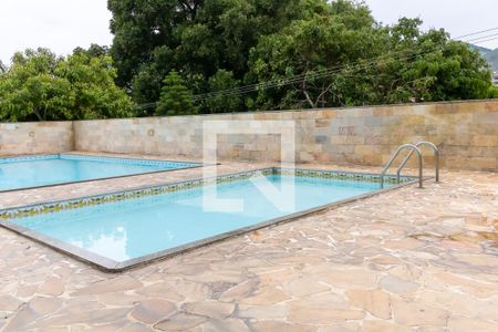 Apartamento à venda com 140m², 2 quartos e 1 vaga Apartamento à venda com 140m², 2 quartos e 1 vagaÁrea comum - Piscina