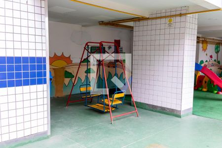 Apartamento à venda com 140m², 2 quartos e 1 vaga Apartamento à venda com 140m², 2 quartos e 1 vagaÁrea comum - Playground