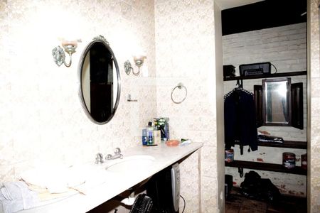 Casa para alugar com 385m², 4 quartos e 3 vagasBanheiro do Quarto 4