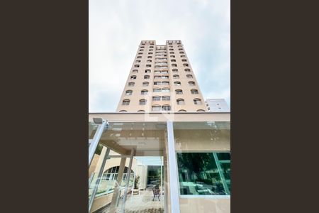 Apartamento à venda com 77m², 2 quartos e 1 vagaFachada