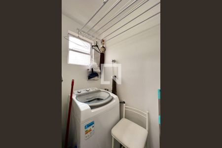 Apartamento à venda com 77m², 2 quartos e 1 vagaÁrea de Serviço