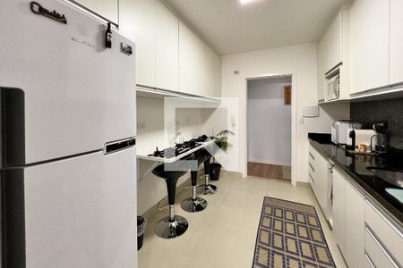 Apartamento à venda com 77m², 2 quartos e 1 vagaCozinha 