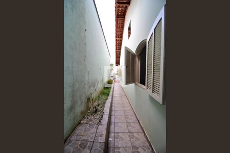 Casa à venda com 300m², 4 quartos e 2 vagasÁrea de Serviço 2