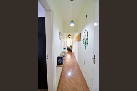 Casa à venda com 300m², 4 quartos e 2 vagasCorredor - casa 1