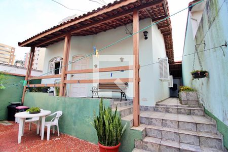 Casa à venda com 300m², 4 quartos e 2 vagasCorredor externo