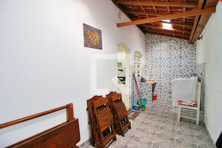 Casa à venda com 300m², 4 quartos e 2 vagasÁrea de Serviço 2