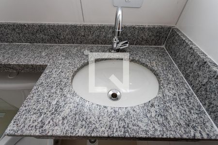 Banheiro de casa de condomínio para alugar com 1 quarto, 27m² em Centro, Diadema