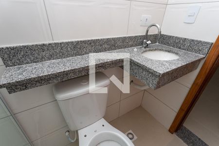 Banheiro de casa de condomínio para alugar com 1 quarto, 27m² em Centro, Diadema