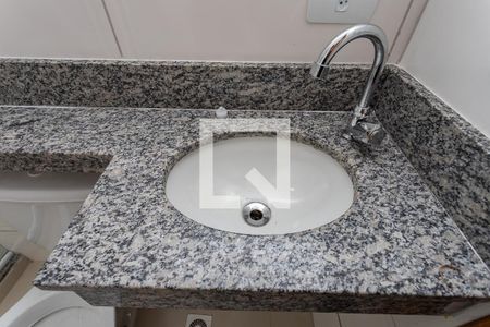 Banheiro de casa de condomínio para alugar com 1 quarto, 27m² em Centro, Diadema