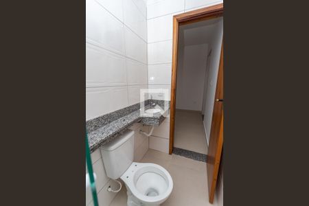 Banheiro de casa de condomínio para alugar com 1 quarto, 27m² em Centro, Diadema
