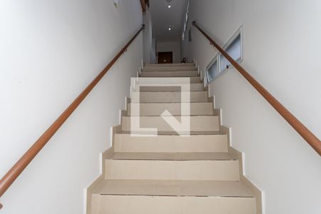 Casa de condomínio para alugar com 27m², 1 quarto e sem vagaEscada