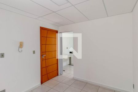 Sala de kitnet/studio para alugar com 1 quarto, 35m² em Minas Brasil, Belo Horizonte