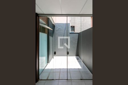 Varanda de kitnet/studio para alugar com 1 quarto, 35m² em Minas Brasil, Belo Horizonte